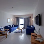Grand Muthu Oura View Club מלון דירות 5*