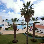 מלון דירות Grand Muthu Oura View Club אלבופיירה