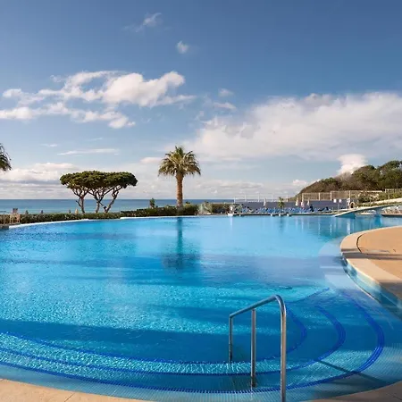 Grand Muthu Oura View Club Ξενοδοχείο με διαμερίσματα 5*