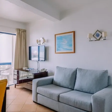 Ξενοδοχείο με διαμερίσματα Grand Muthu Oura View Club 5*