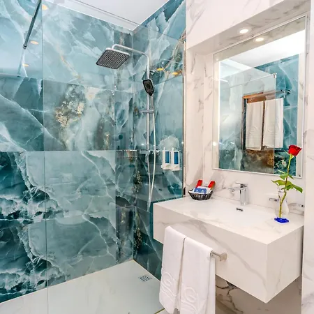 Aparthotel Grand Muthu Oura View Club 5*